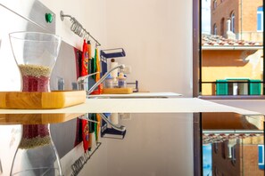 Apartment, 1 Bedroom (B) | Private kitchenette