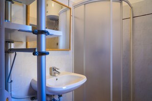 Studio (A) | Bathroom sink - Appartamenti Il Grigolo (Portoferraio)