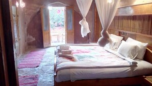 Kamar Standar | Tirai kedap cahaya dan kedap suara