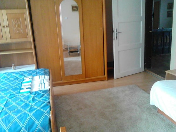 1 bedroom, WiFi, bed sheets