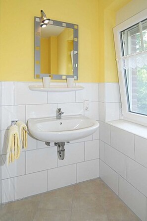 Dusche, Handtücher, Seife, Toilettenpapier