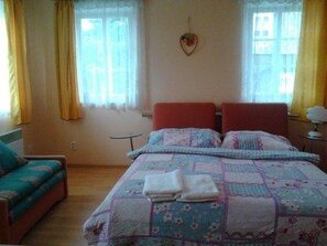 3 bedrooms, free WiFi, bed sheets