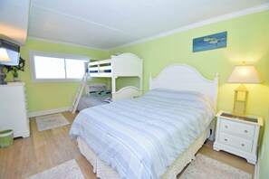 2 bedrooms, iron/ironing board, Internet