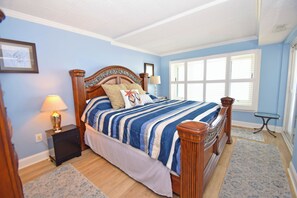 2 bedrooms, iron/ironing board, Internet