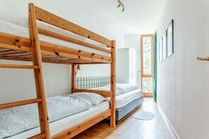 2 Schlafzimmer, Zimmersafe, Bügeleisen/Bügelbrett, WLAN