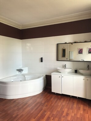 Bathroom - La Maison de Mathilde (Alencon)