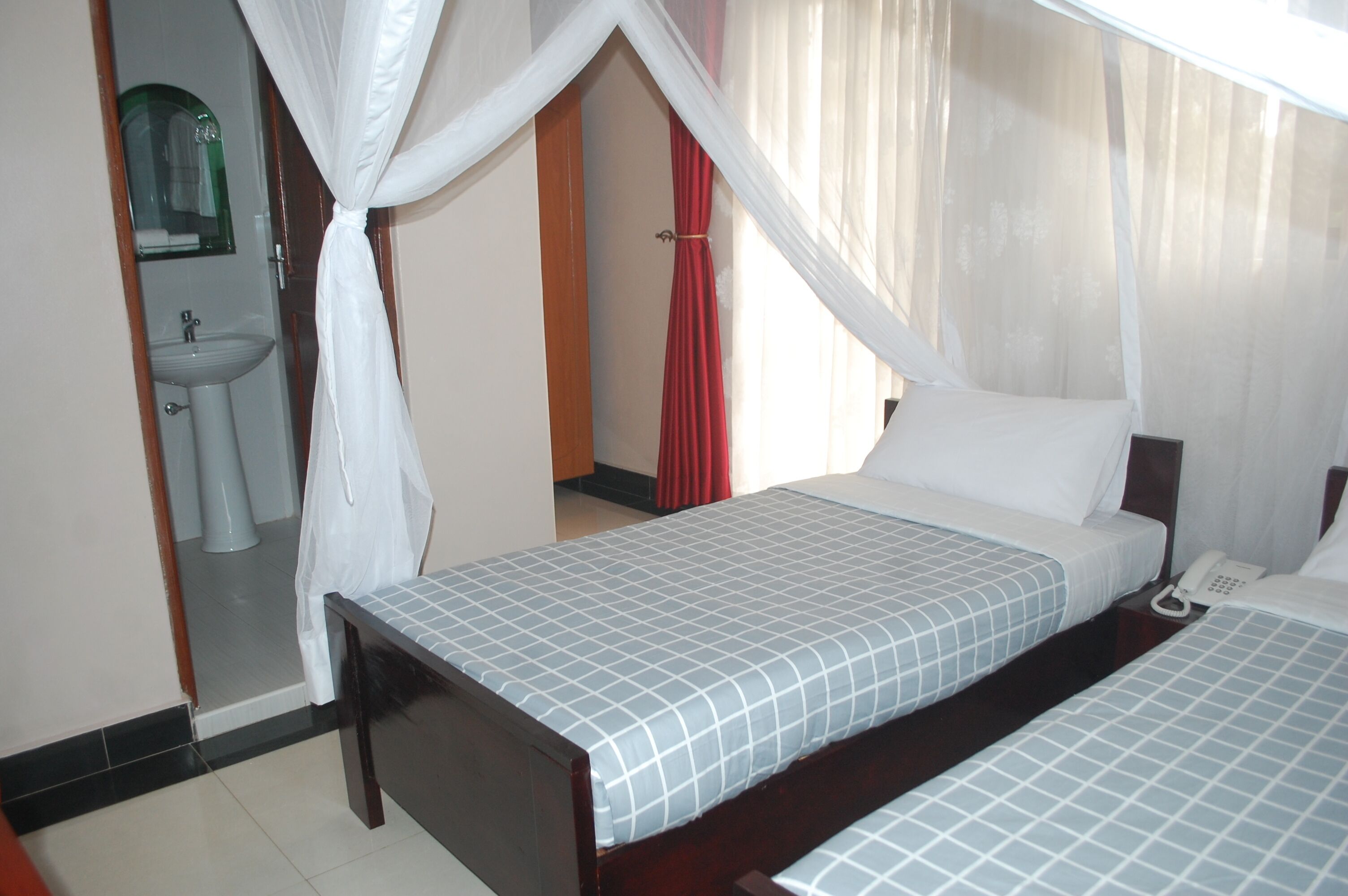 29 chambres, literie de qualité supérieure, Wi-Fi, draps fournis