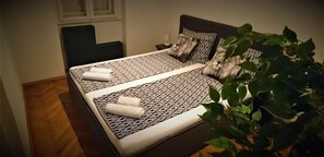 Huoneisto, 1 makuuhuone (Black & White) | Ylelliset vuodevaatteet, memory foam -patjalliset sängyt