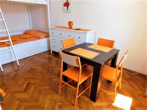 Standard Studio (Orange) | In-room dining - Villa Tončić (Split)