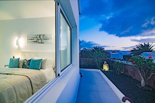 VILLA DREAMS. RELAX WITH HEATED POOL,