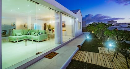 VILLA DREAMS. RELAX WITH HEATED POOL,