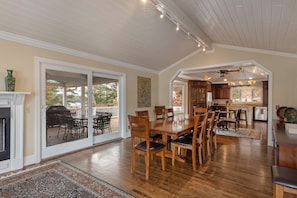 Dining - Escape to Lake Glenville (Cullowhee)