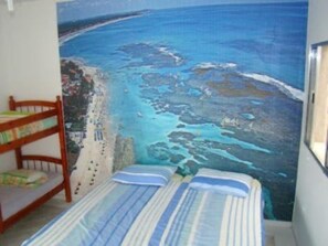 Minibar, wifi gratis, ropa de cama y acceso para silla de ruedas