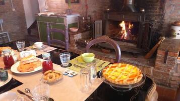 Free daily local cuisine breakfast