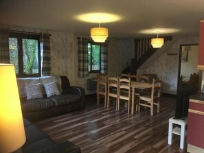 木屋 | 起居區 | 平面電視