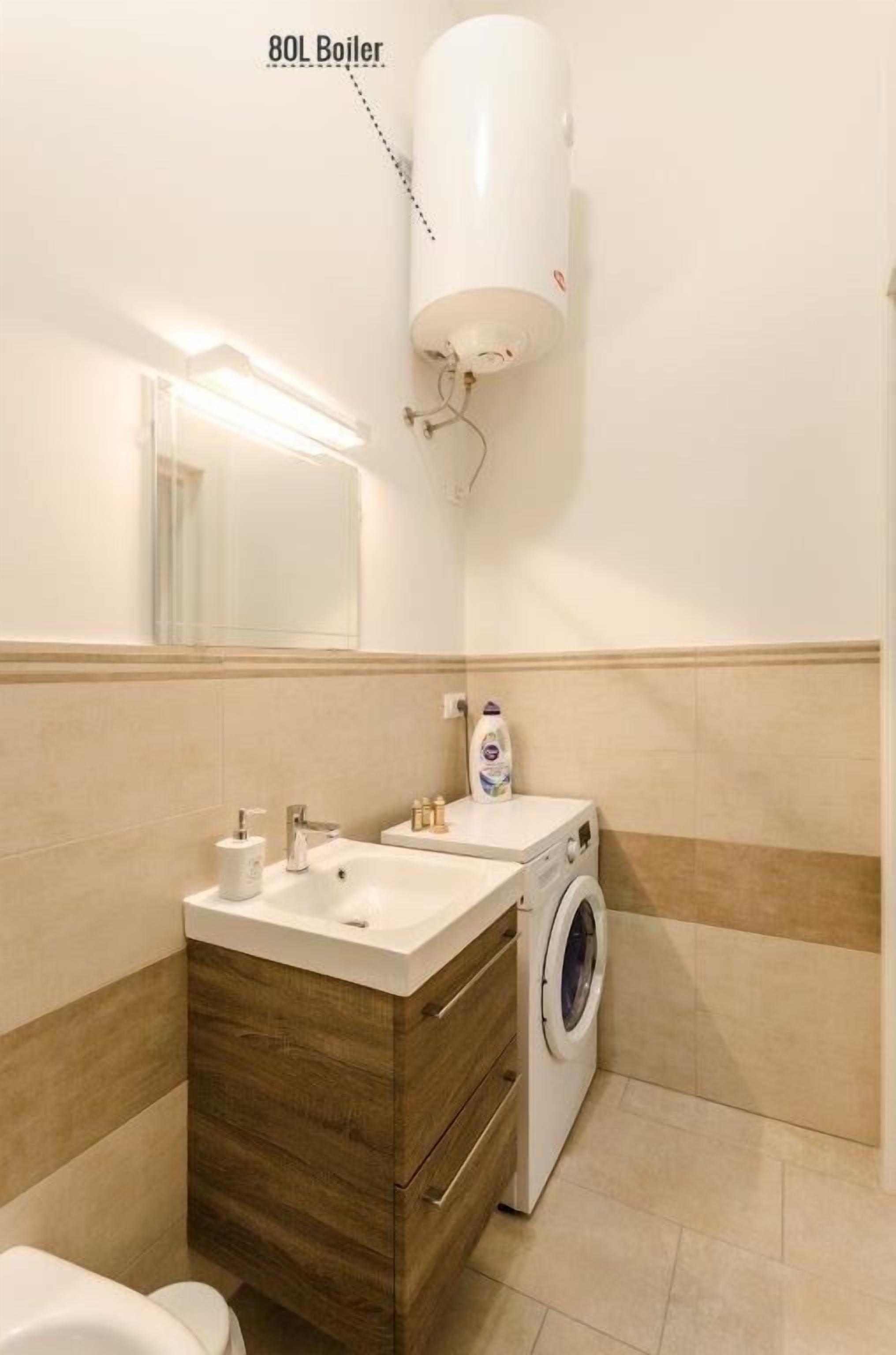 公寓, 1 間臥室 (S.Felice Street) | 浴室 | 淋浴設備、雨淋花灑、免費梳洗用品、風筒