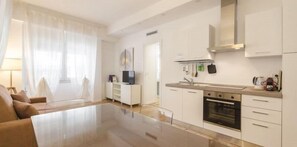 Appartamento, 1 camera da letto (Aria) | Cucina privata | Frigorifero con congelatore, forno, piano cottura