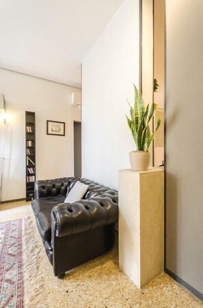 Apartment, 1 Bedroom | Living room - Piazza Maggiore Suite (Bologna)
