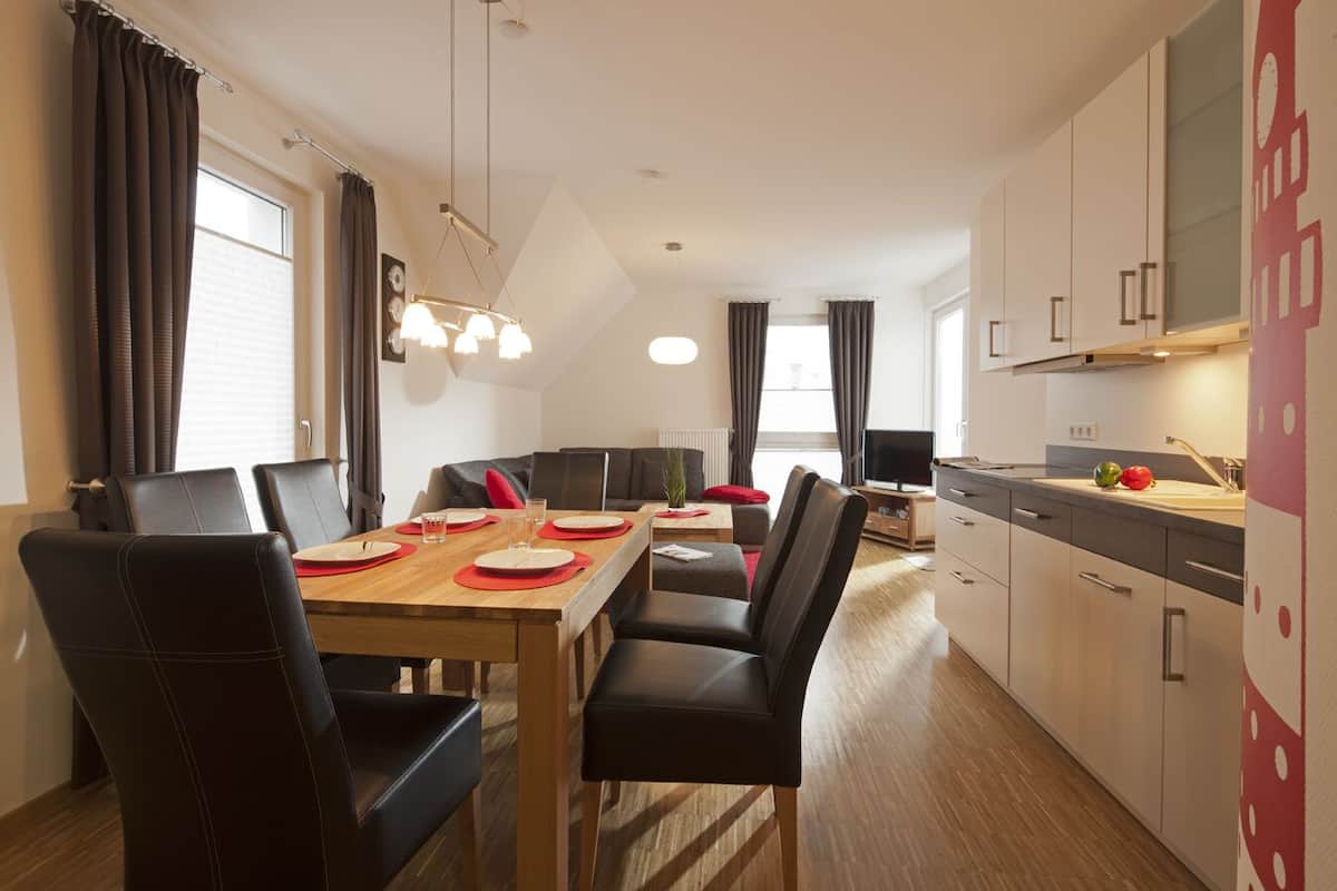Apartment, 3 Bedrooms (Suite 33) | Living area