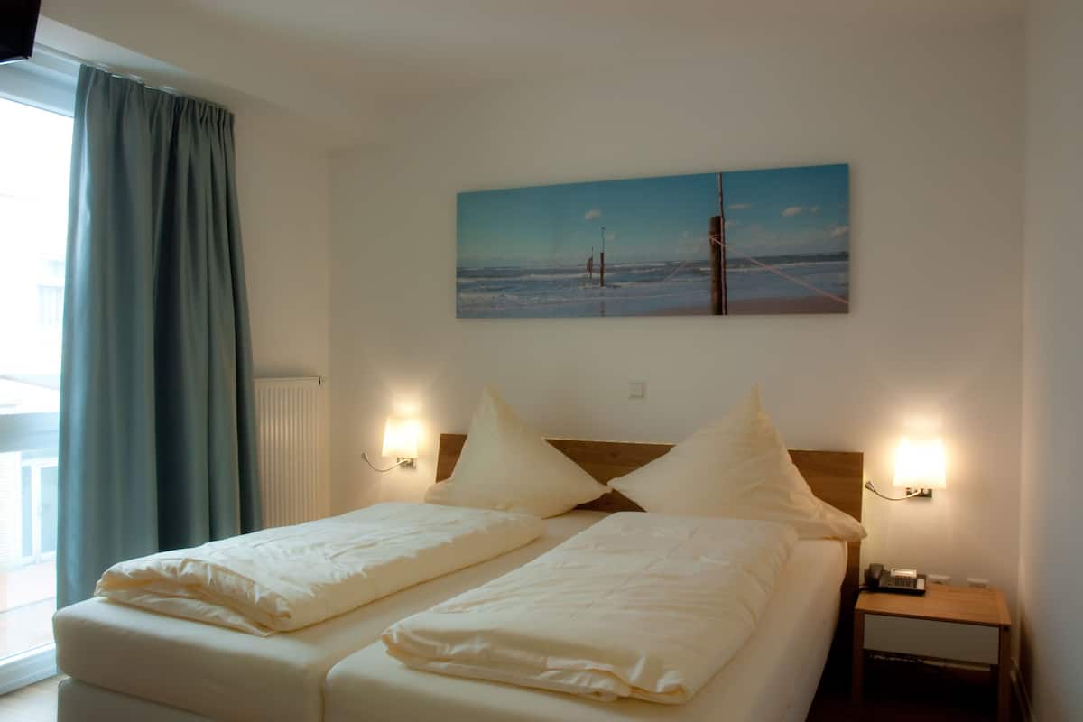 Apartment, 2 Bedrooms, Balcony