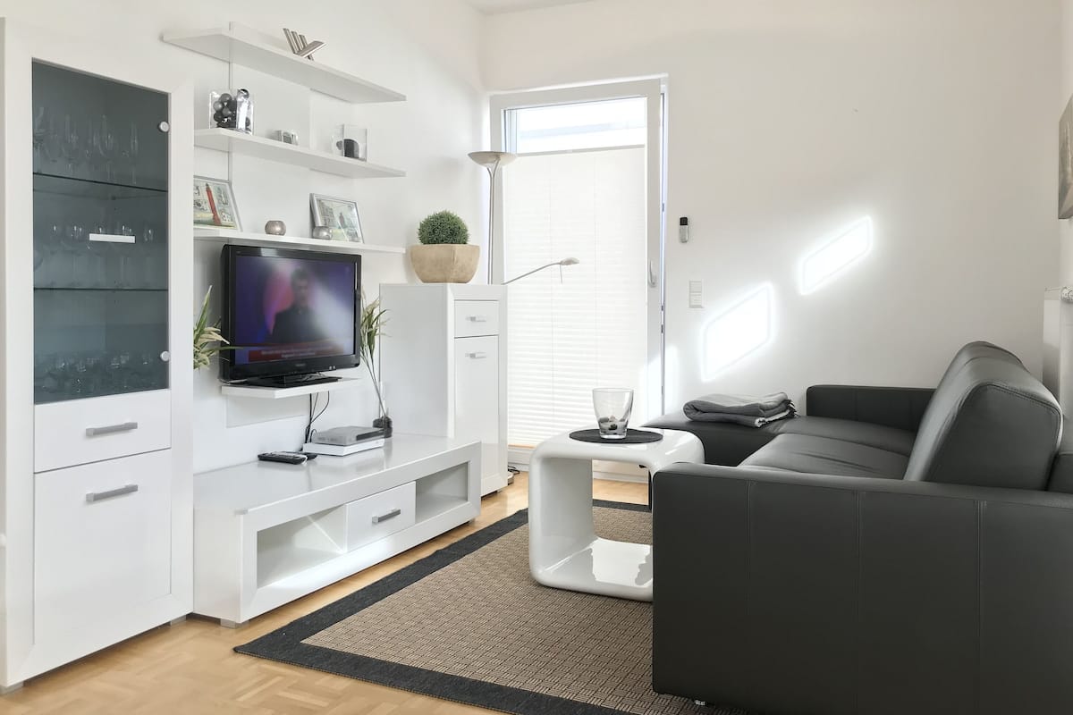 Căn hộ, 2 phòng ngủ (Suite 22) | Khu phòng khách | TV LED 