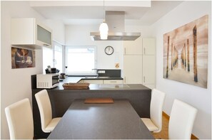 Apartment, 2 Bedrooms (Suite 22) | Living area | LED TV - Boardinghaus Norderney (Norderney)