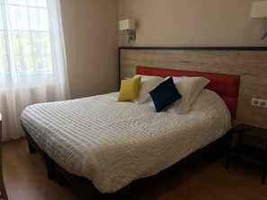 Caja de seguridad en la habitación y decoración personalizada 