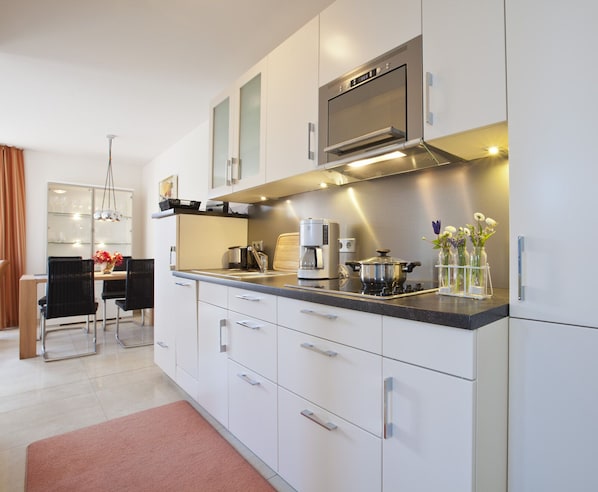 Apartment, 1 Schlafzimmer, Balkon | Eigene Küche | Kühlschrank, Mikrowelle, Ofen, Herdplatte