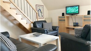 Leilighet, 2 soverom | Oppholdsrom | LED-TV