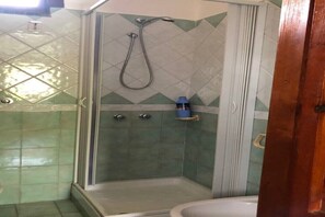 Free toiletries, hair dryer, bathrobes, towels