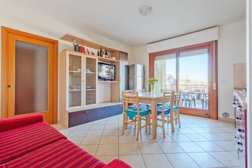 Poplar Grove - three-room apartment 150 mt from the sea