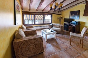 Fireplace - "Casa Rural La Cuca" (Lerín)