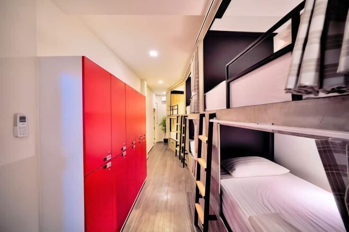 1 habitación, cortinas blackout, wifi gratis y ropa de cama