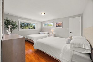 Unclassified image, 3 of 77, button - Wide Open Views: lakefront home with hot tub (Geneva)