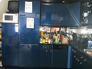 Deluxe Apartment, Hot Tub, Garden Area | Private kitchen - Pension herzlichwillkommen (Euskirchen)