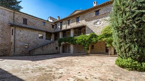 Exterior - Borgo Colle Ridente 13, Emma Villas (Camerino)