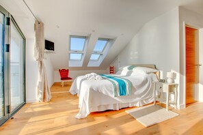 3 chambres, fer et planche à repasser, accès au Wi-Fi (inclus)