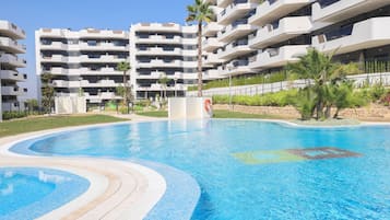 2 outdoor pools, sun loungers