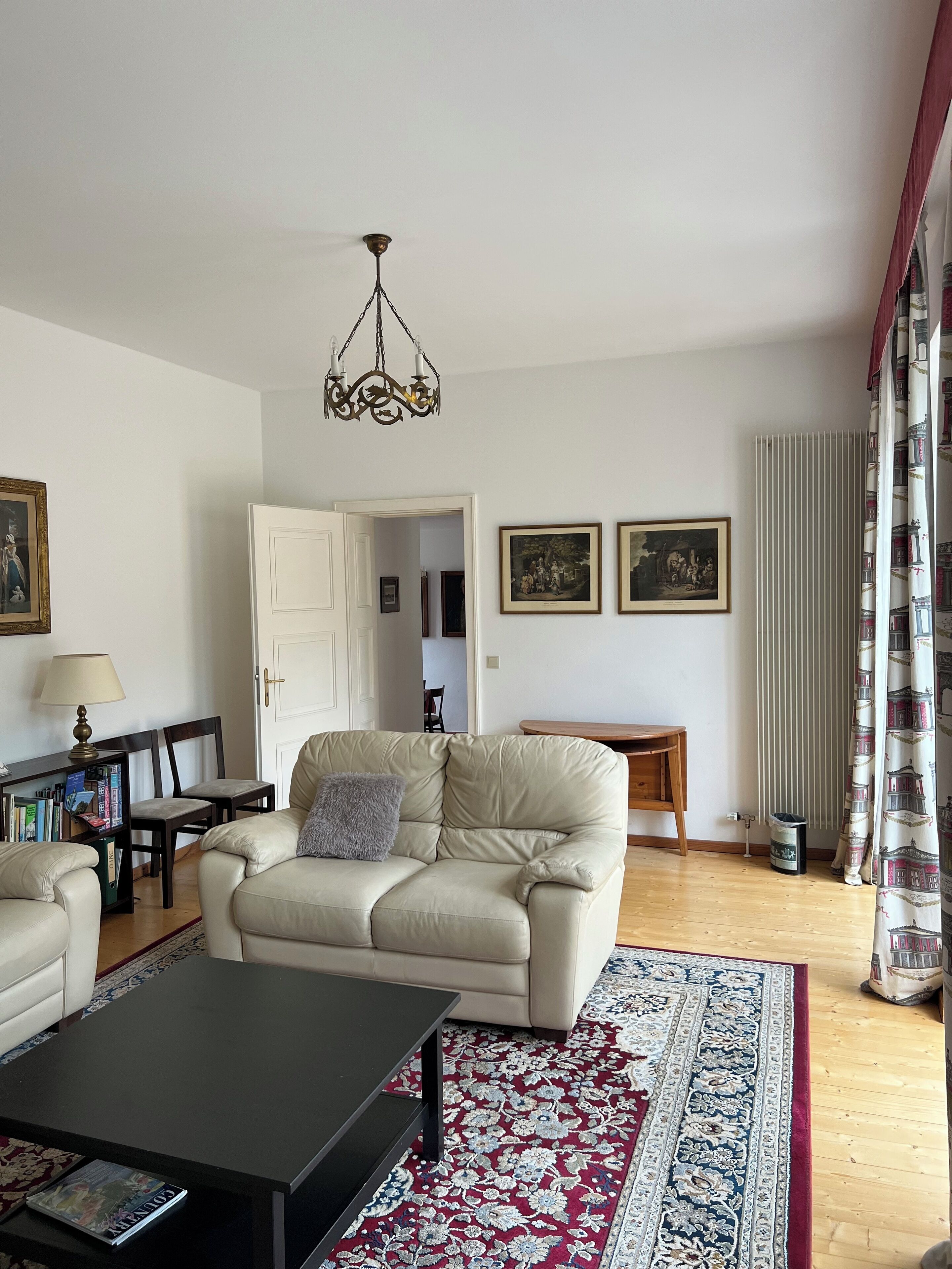 TV, DVD player, table tennis, books