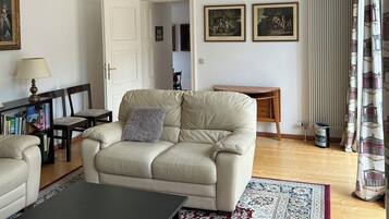 TV, DVD player, table tennis, books