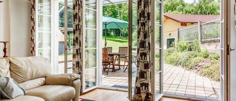 TV, DVD player, ping pong, books