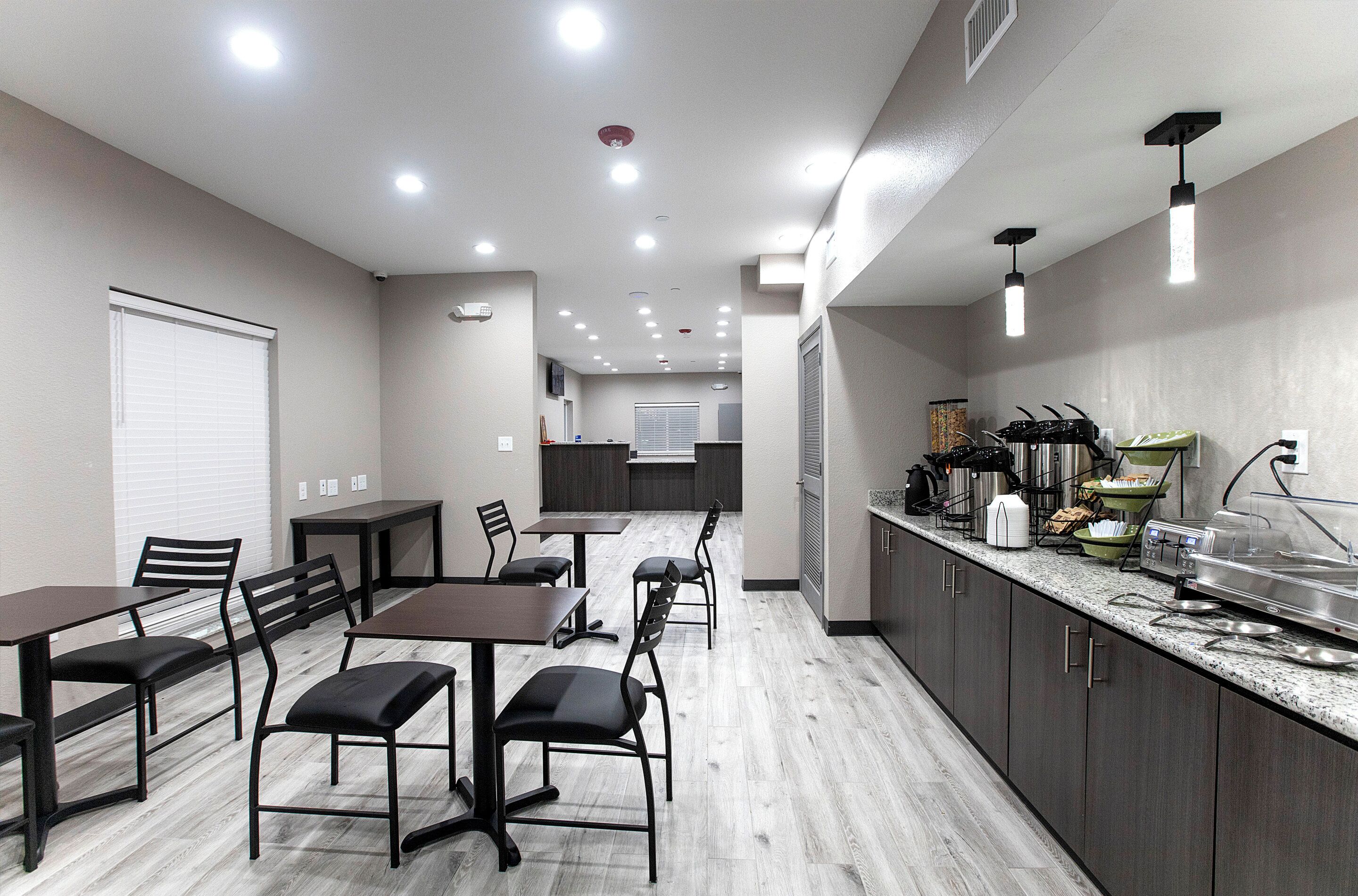 free daily continental breakfast