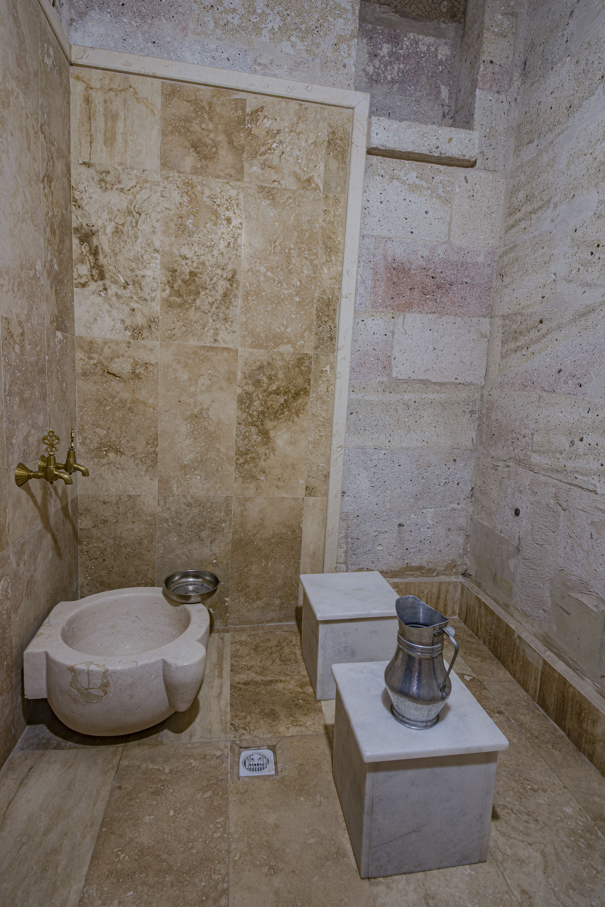 deluxe double room (the hamam suite) | bathroom | free toiletries, hair dryer, slippers, heated floors