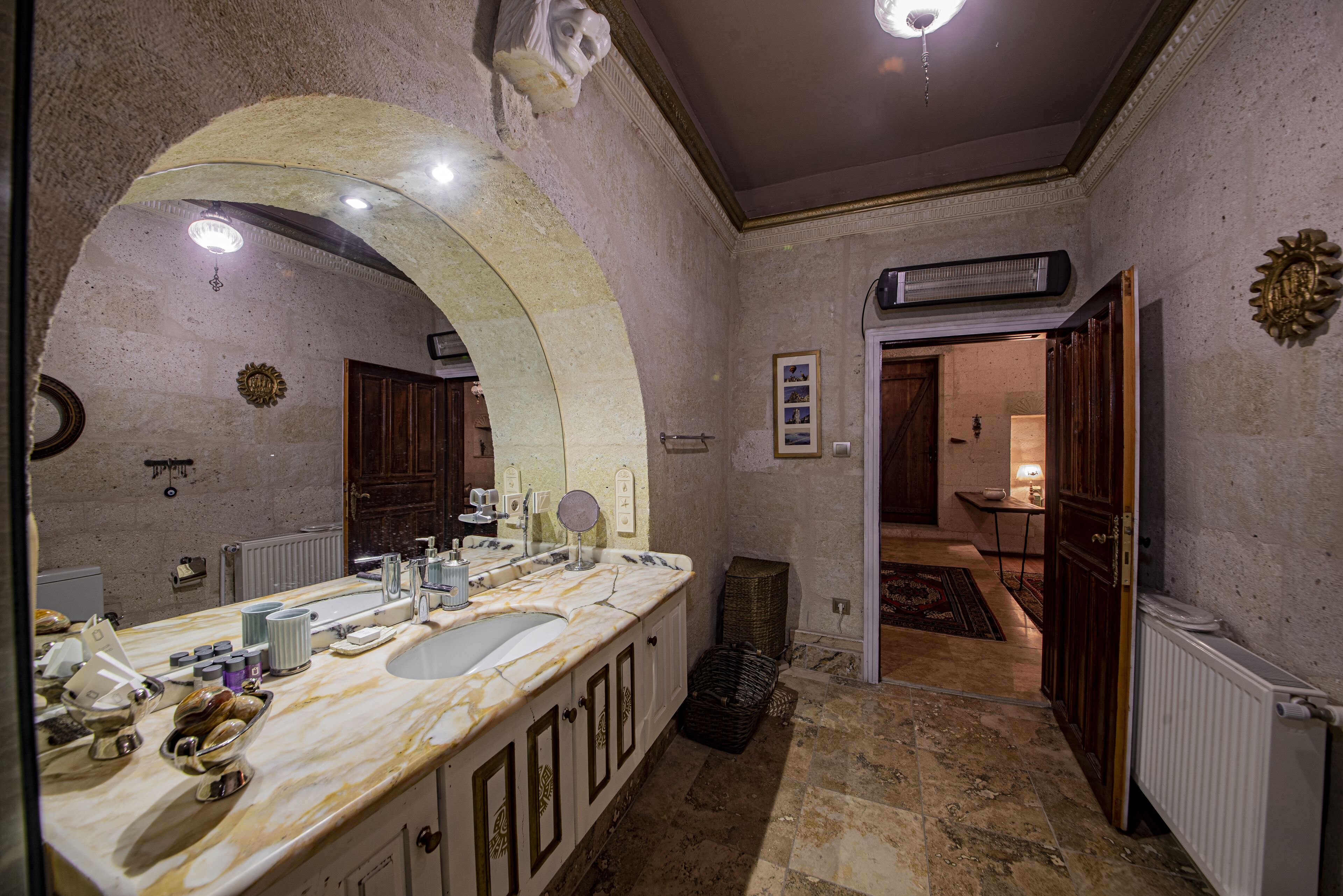 junior suite (sahmeran) | bathroom | free toiletries, hair dryer, slippers, heated floors