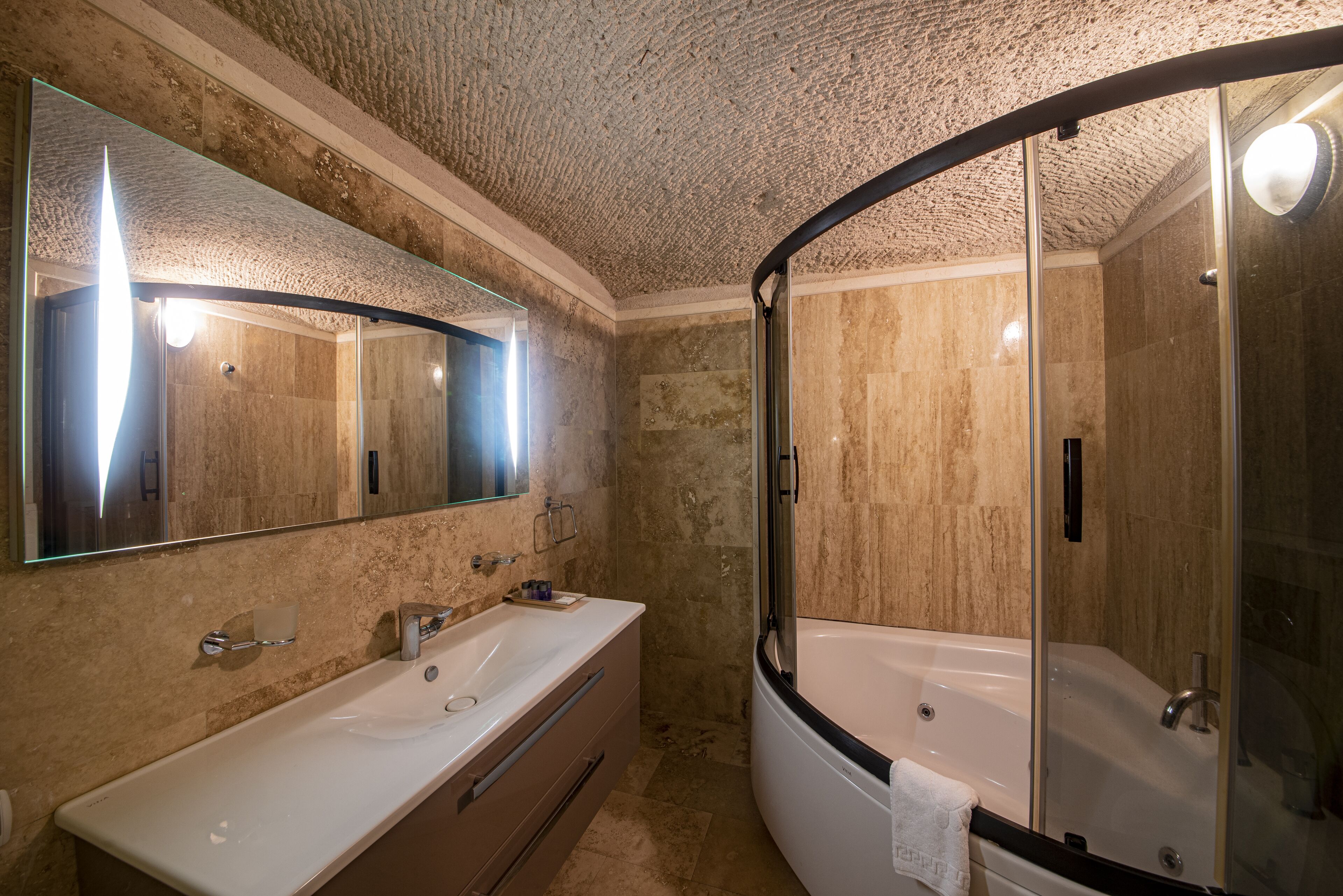 deluxe double room (virtus) | bathroom | free toiletries, hair dryer, slippers, heated floors