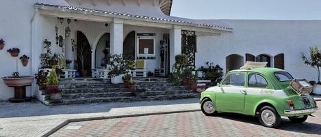 Fachada de la propiedad