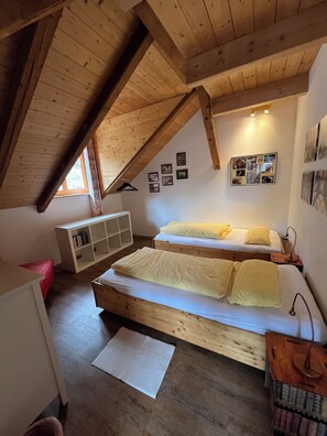 3 slaapkamers, een kluis op de kamer, een strijkplank/strijkijzer