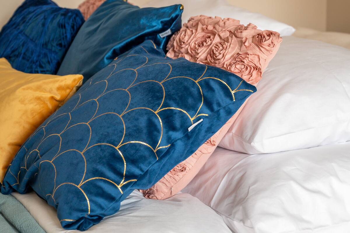 1 habitación, decoración personalizada y muebles diferentes