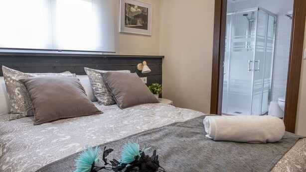 Standard Double Room | Desk, laptop workspace, cribs (surcharge), WiFi (free)