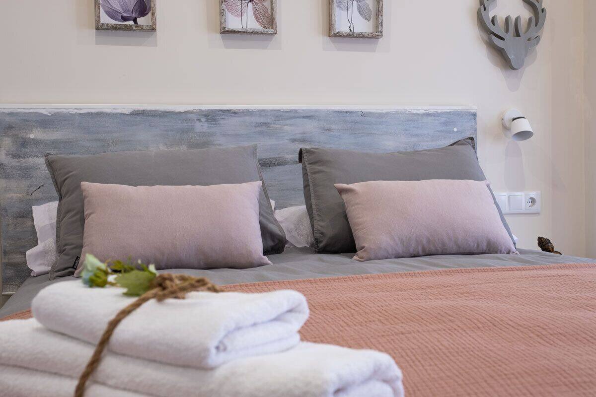 Superior Double Room | Desk, laptop workspace, cots/infant beds, free WiFi